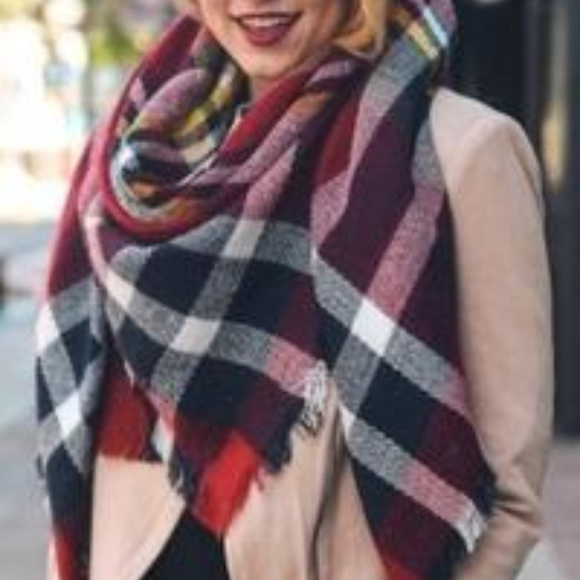Oversized Blanket Scarf - Picture 2 of 3